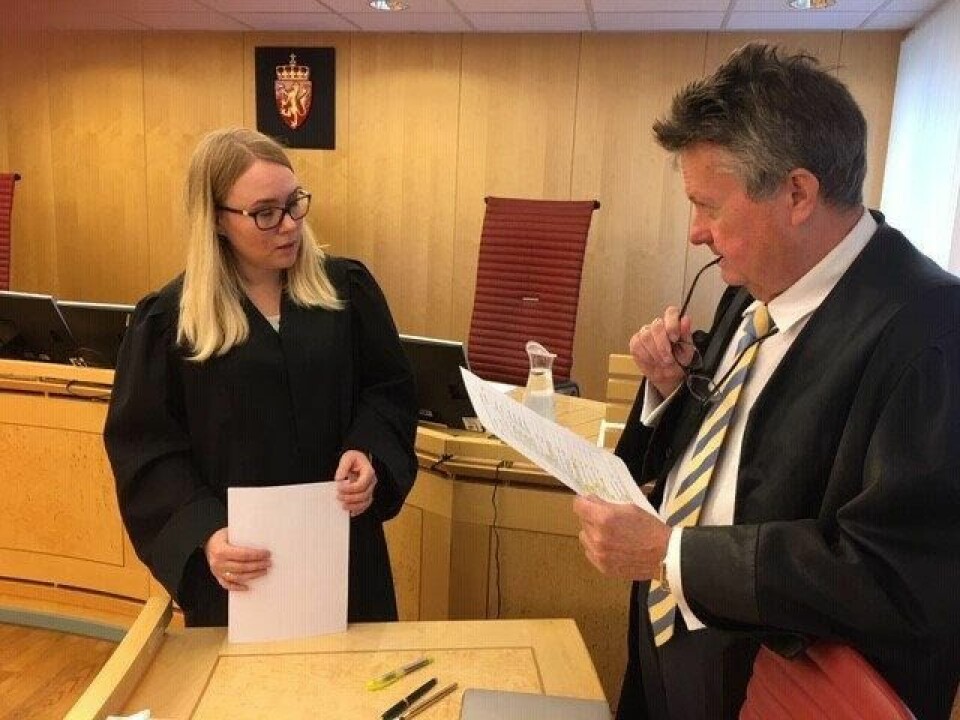 RETTSSAK. Aktor, politiadvokat Cathrine Hoff Mikalsen og forsvarer, advokat Tor Haug i rettssaken mot en 56 år gammel mann som er tiltalt for å ha lastet ned barneporno. RETTSSAK. Aktor, politiadvokat Cathrine Hoff Mikalsen og forsvarer, advokat Tor Haug i rettssaken mot en 56 år gammel mann som er tiltalt for å ha lastet ned barneporno. Foto: Foto: Stig Bjørnar Karlsen