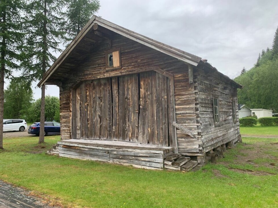 Vil fjerne det gamle scenebygget