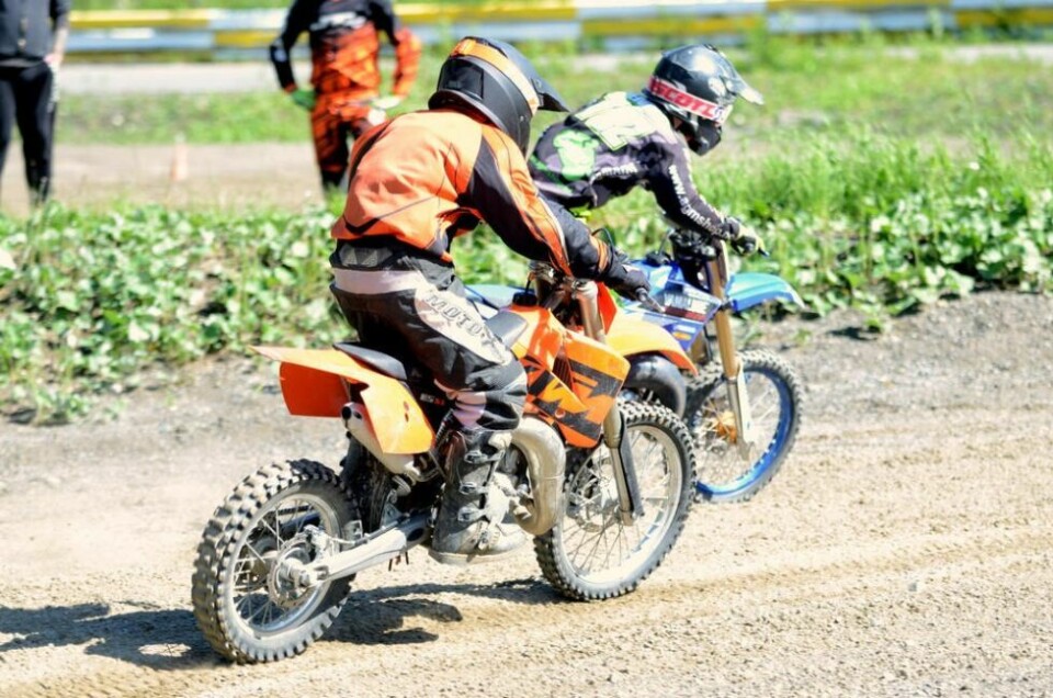 ACTION. Litt side om side-racing må til på treningene. ACTION. Litt side om side-racing må til på treningene. Foto: Espen Johansen