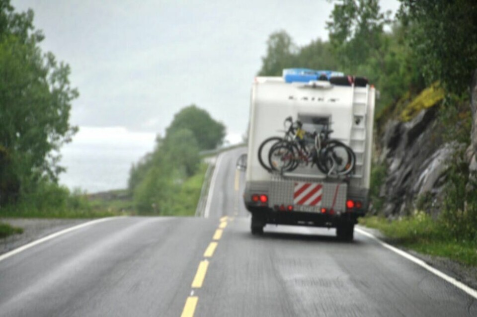 BOBIL. På denne strekningen i Sørfold har en bobil fått stans. BOBIL. På denne strekningen i Sørfold har en bobil fått stans. Foto: Arkiv
