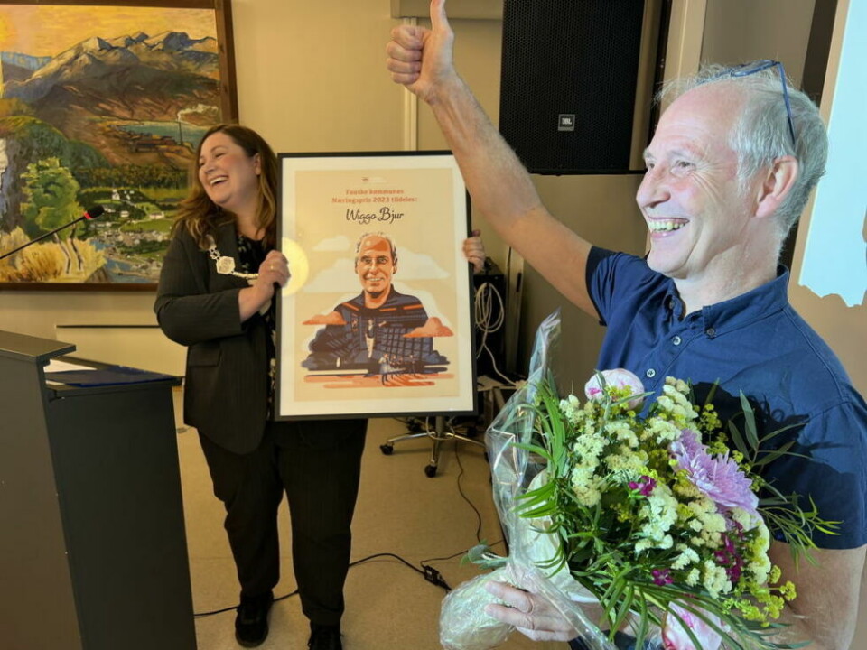 GLAD. Wiggo Bjur ble overrasket med Næringsprisen for 2023 da han trodde han skulle informere om bluesklubben. Han får den får et langt virke i næringslivet med Pick Up og Ringo, men ble også framhevet for sin frivillige innsats i bluesklubben. GLAD. Wiggo Bjur ble overrasket med Næringsprisen for 2023 da han trodde han skulle informere om bluesklubben. Han får den får et langt virke i næringslivet med Pick Up og Ringo, men ble også framhevet for sin frivillige innsats i bluesklubben. Foto: Espen Johansen