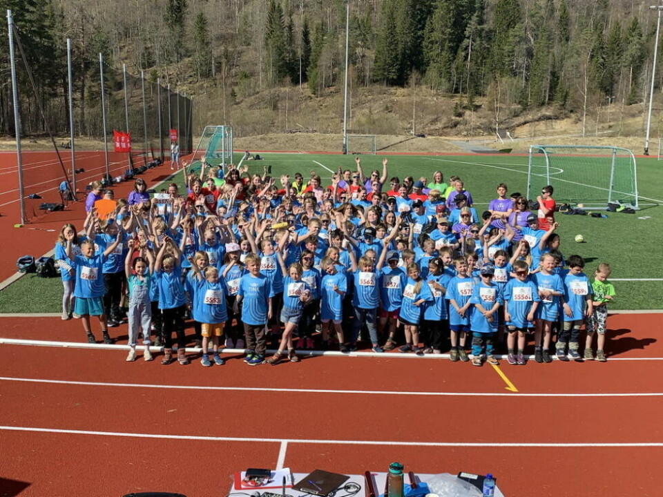 FIN GJENG. Hele 200 elever deltok på Røkland skole sin egen TINE-stafett denne uken. FIN GJENG. Hele 200 elever deltok på Røkland skole sin egen TINE-stafett denne uken. Foto: Alle foto: Sverre Breivik