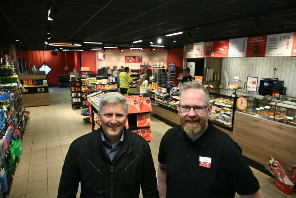 FINERE OG STØRRE. Circle K på Røkland er blitt større og flottere. Eier Mikkel Sinclair Lyngar (t.v) og daglig leder Thom Valmo. FINERE OG STØRRE. Circle K på Røkland er blitt større og flottere. Eier Mikkel Sinclair Lyngar (t.v) og daglig leder Thom Valmo. Foto: Stig Bjørnar Karlsen