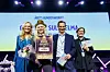 BEST IGJEN. Coop Prix i Sulitjelma ble for tredje år på rad kåret til årets kundefavoritt. På bildet konferansier Marte Stokstad, butikksjef Tonje Setså ved Coop Prix Sulitjelma, kjededirektør Aud Lundstad i Coop Prix og assisterende kjedesjef Preben Warncke-Wang i Coop Prix. Foto: Kilian Munch