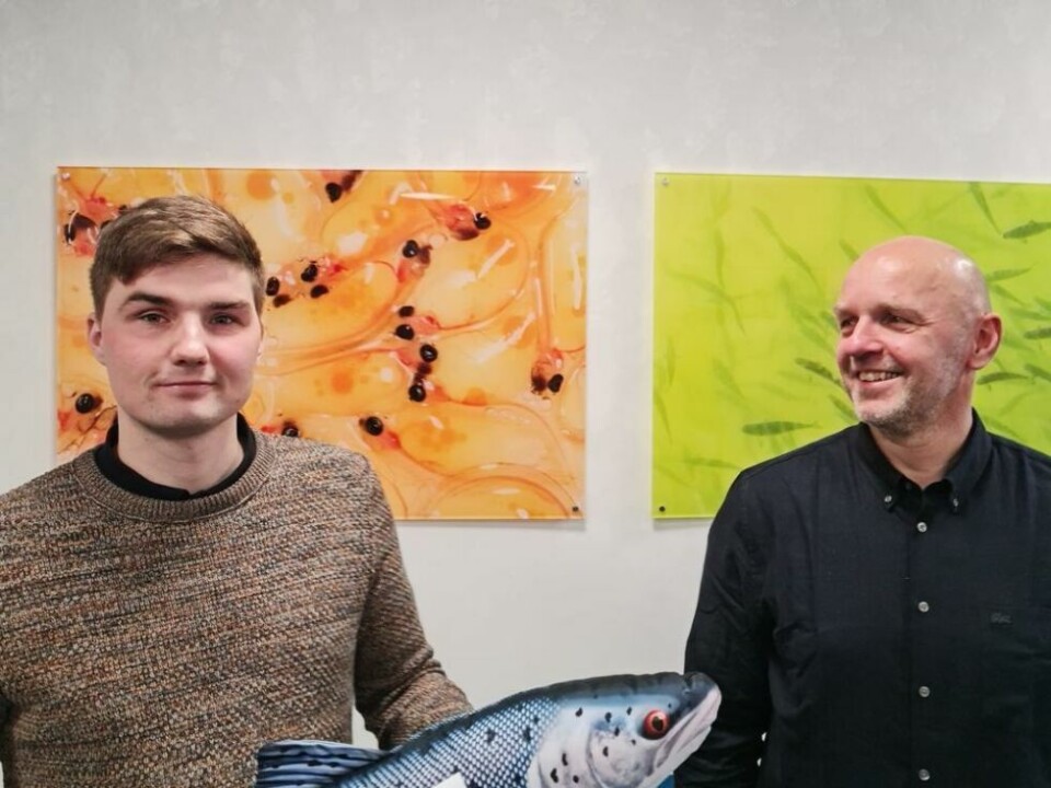 SMILER ETTER Å HA NÅDD VIKTIG MILEPÆL. Øyvind Bjørknes (t.v) sammen med Jarle Solemdal. SMILER ETTER Å HA NÅDD VIKTIG MILEPÆL. Øyvind Bjørknes (t.v) sammen med Jarle Solemdal. Foto: Salten Aqua