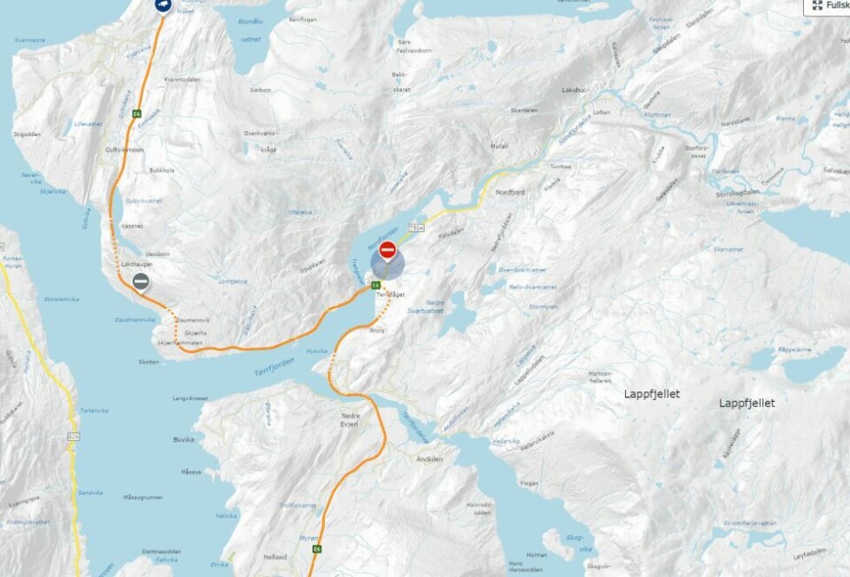 Veien inn til Nordfjord og Rago er stengt på grunn av snøskred. Veien inn til Nordfjord og Rago er stengt på grunn av snøskred. Foto: Skjermdump fra vegvesen.no
