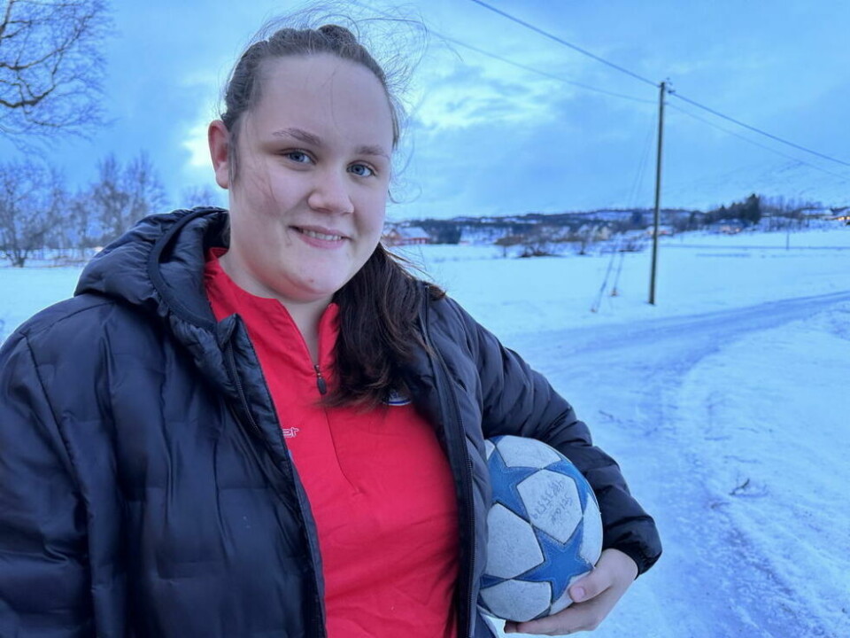SPARKER IGANG. - Da samboeren min skulle være med å starte opp herrelaget igjen, så tenker jeg at da kan jo jeg starte opp damelag. Så la jeg ut en melding på Facebook for å sjekke om det var interesse for å få til noe, og det var det, forteller Svendsen SPARKER IGANG. - Da samboeren min skulle være med å starte opp herrelaget igjen, så tenker jeg at da kan jo jeg starte opp damelag. Så la jeg ut en melding på Facebook for å sjekke om det var interesse for å få til noe, og det var det, forteller Svendsen Foto: Erica Restoften