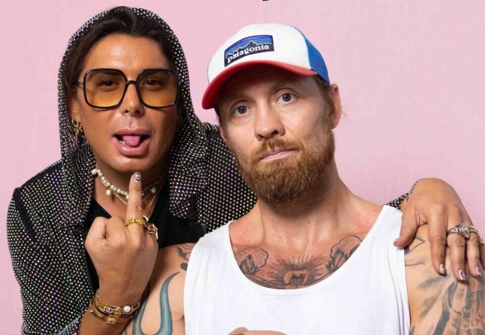 HOMSEN & BOMSEN. Stylisten Erlend Elias fra Storjord og bryteren Fritz Aanes fra Narvik er begge blant de større kjendisene i Norge for tiden. Torsdag 28. desember kommer de til Fauske med humorshowet 'Homsen & Bomsen' HOMSEN & BOMSEN. Stylisten Erlend Elias fra Storjord og bryteren Fritz Aanes fra Narvik er begge blant de større kjendisene i Norge for tiden. Torsdag 28. desember kommer de til Fauske med humorshowet 'Homsen & Bomsen' Foto: Homsen & Bomsen / Endre Igland