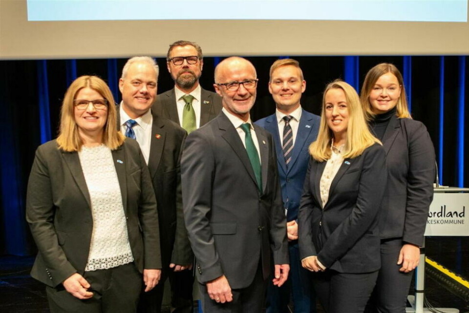 NYTT STYRE: Fra venstre fylkesrådets nestleder og fylkesråd for samferdsel: Marianne Dobak Kvensjø, Høyre, fylkesråd for næring: Bjørn Larsen, Fremskrittspartiet, fylkesråd for samfunn, kultur og miljø: Arne Ivar Mikalsen, Venstre, fylkesrådsleder: Svein Øien Eggesvik, Senterpartiet, fylkesråd for utdanning og kompetanse: Joakim Sennesvik, Høyre, fylkesråd for utbygging og eiendom: Lise Henriette Rånes, Høyre og fylkesråd for finans og organisasjon: Aina Nilsen, Senterpartiet. NYTT STYRE: Fra venstre fylkesrådets nestleder og fylkesråd for samferdsel: Marianne Dobak Kvensjø, Høyre, fylkesråd for næring: Bjørn Larsen, Fremskrittspartiet, fylkesråd for samfunn, kultur og miljø: Arne Ivar Mikalsen, Venstre, fylkesrådsleder: Svein Øien Eggesvik, Senterpartiet, fylkesråd for utdanning og kompetanse: Joakim Sennesvik, Høyre, fylkesråd for utbygging og eiendom: Lise Henriette Rånes, Høyre og fylkesråd for finans og organisasjon: Aina Nilsen, Senterpartiet. Foto: Thor Wiggo Skille