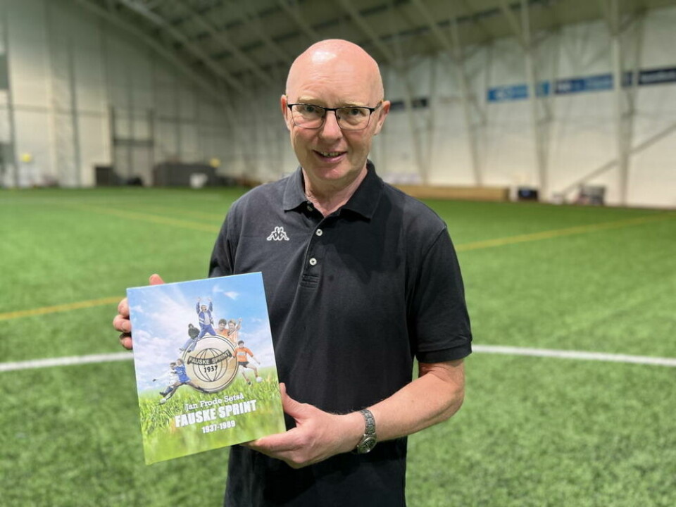 FERDIG. Her det ferdige produktet. Jan Frode Setså oppsummerer Fauske/Sprints historie på 296 sider. Lørdag er den i salg på hjemmekampen mot Grand i SKS Arena. FERDIG. Her det ferdige produktet. Jan Frode Setså oppsummerer Fauske/Sprints historie på 296 sider. Lørdag er den i salg på hjemmekampen mot Grand i SKS Arena. Foto: Espen Johansen