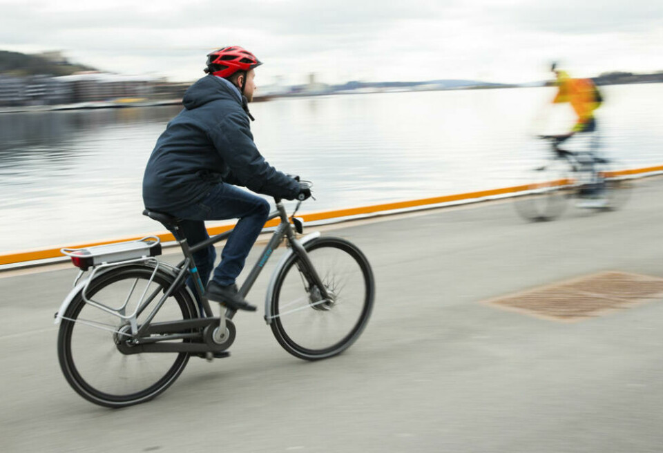 Trygg Trafikk og Tryg Forsikring vil ha nye krav for godkjenning av sykkelhjelmer. Illustrasjonsfoto. Trygg Trafikk og Tryg Forsikring vil ha nye krav for godkjenning av sykkelhjelmer. Illustrasjonsfoto. Foto: Berit Roald / NTB