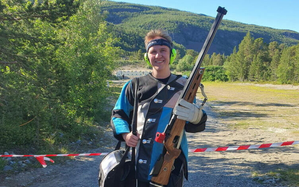 FORNØYD. Vetle Kosmo fra Valnesfjord skytterlag tok turen helt til Alta og årets NNM. - Jeg er veldig fornøyd med stevnet, sier 19-åringen. FORNØYD. Vetle Kosmo fra Valnesfjord skytterlag tok turen helt til Alta og årets NNM. - Jeg er veldig fornøyd med stevnet, sier 19-åringen. Foto: Robin Kosmo