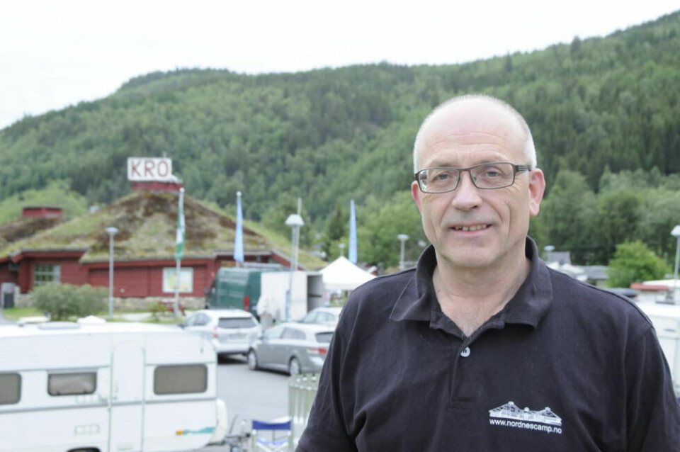 IKKE OVERRASKET. Tommy Edvardsen ved Nordnes camp og bygdesenter. IKKE OVERRASKET. Tommy Edvardsen ved Nordnes camp og bygdesenter. Foto: Maria Trondsen