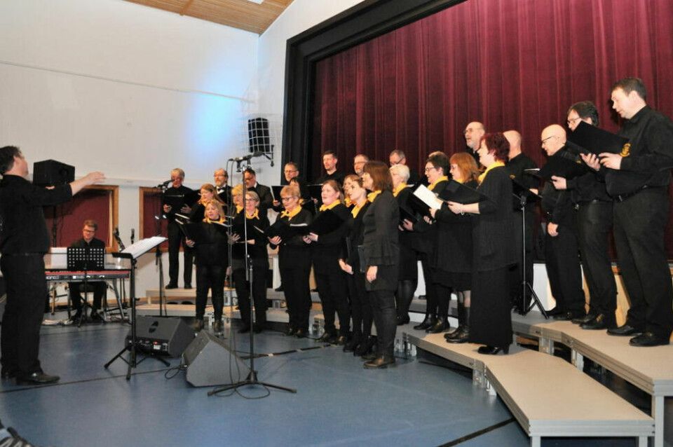 MOT BODØ. Misvær sangerlag under dirigent Geir Helgesen er klare for å innta Stormen konserthus (arkivfoto). MOT BODØ. Misvær sangerlag under dirigent Geir Helgesen er klare for å innta Stormen konserthus (arkivfoto). Foto: Lars Olav Handeland