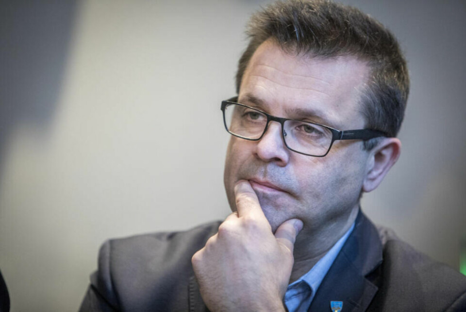 VIL OMPRIORITERE. Frp vil ha framdrift i seks store veisatsinger. Transportpolitisk talsmann Frank Sve vil omprioritere fra offentlig sektor og slik unngå at det oppstår oppheting i norsk økonomi. VIL OMPRIORITERE. Frp vil ha framdrift i seks store veisatsinger. Transportpolitisk talsmann Frank Sve vil omprioritere fra offentlig sektor og slik unngå at det oppstår oppheting i norsk økonomi. Foto: Ole Berg-Rusten / NTB