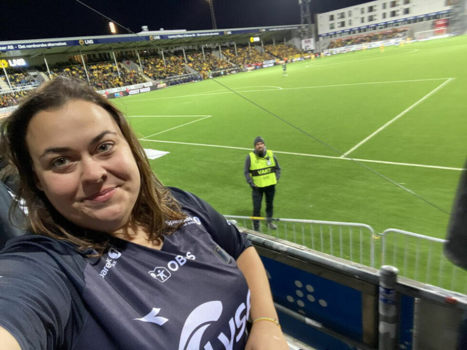IVRIG. Barbara Holzer fra Østerrike er Viking-fan på sin hals, men ”samler” også på fotballbaner. I helgen fikk hun både sett Viking på Aspmyra, men også krysset av SKS Arena på banelista si. IVRIG. Barbara Holzer fra Østerrike er Viking-fan på sin hals, men ”samler” også på fotballbaner. I helgen fikk hun både sett Viking på Aspmyra, men også krysset av SKS Arena på banelista si. Foto: Barbara Holzer
