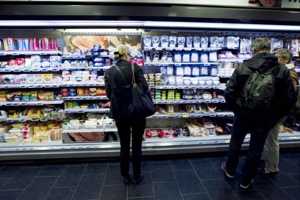 Prisveksten fører til at en vanlig husholdning vil gå minst 17.400 kroner i underskudd i år, skriver Fagbladet. Prisveksten fører til at en vanlig husholdning vil gå minst 17.400 kroner i underskudd i år, skriver Fagbladet. Foto: Heiko Junge / NTB