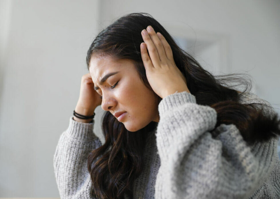 HODEPINE. Halvparten av kvinnene mellom 16 og 24 år sier de har plager med hodepine eller migrene, viser en rapport fra Statistisk sentralbyrå. Illustrasjonsfoto. HODEPINE. Halvparten av kvinnene mellom 16 og 24 år sier de har plager med hodepine eller migrene, viser en rapport fra Statistisk sentralbyrå. Illustrasjonsfoto. Foto: Wilma Nora Dorthellinger Nygaard / NTB