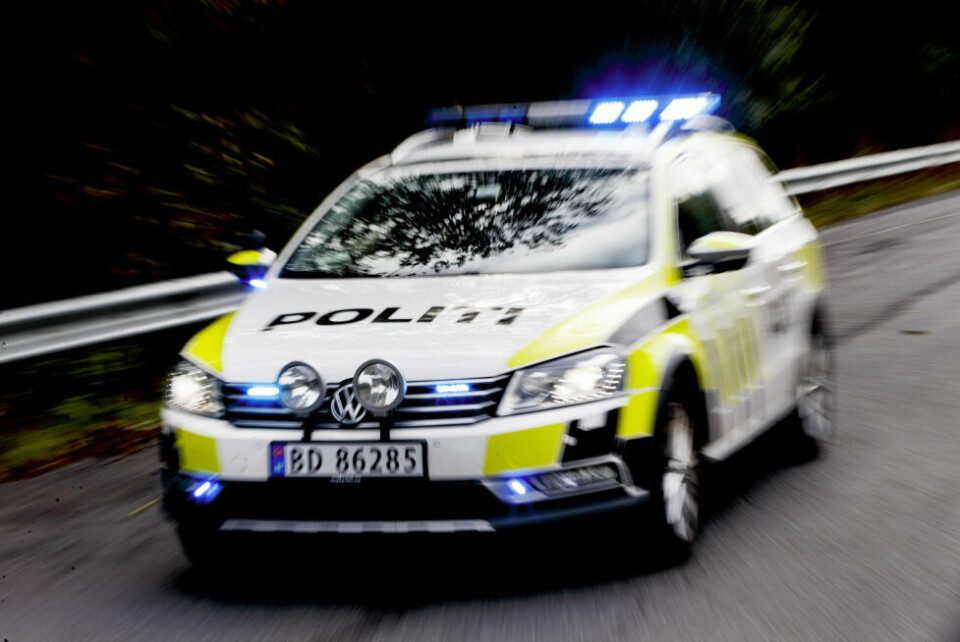 En ung mann ble sendt til sykehus etter en utforkjøring mellom Fauske og Sulitjelma tirsdag kveld. Politiet mistenker ikke promille- eller ruskjøring. En ung mann ble sendt til sykehus etter en utforkjøring mellom Fauske og Sulitjelma tirsdag kveld. Politiet mistenker ikke promille- eller ruskjøring. Foto: Gorm Kallestad/NTB