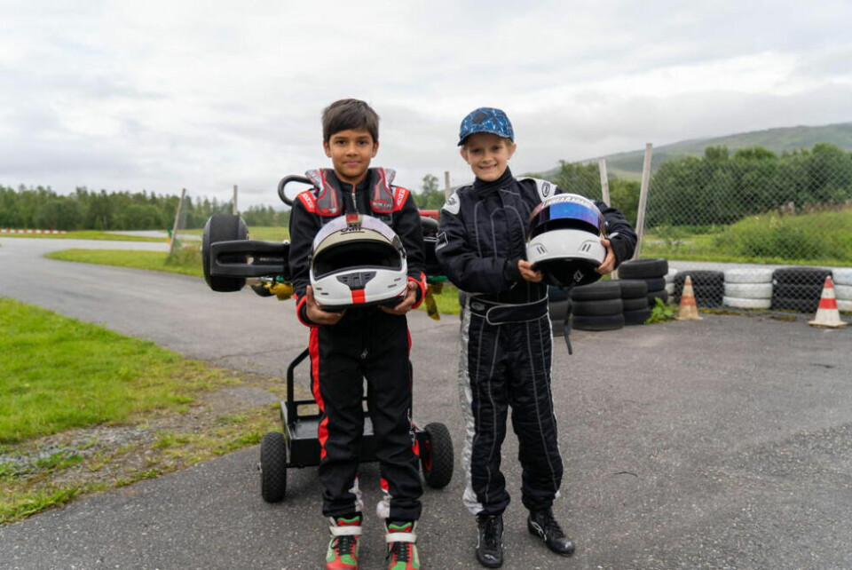 LIDENSKAP. For Alexander Bronder (9) og Linnea Madelen Bjerkan Aadahl (10) er gokart mer enn bare en hobby. Begge har som mål å komme høyest mulig opp på sluttresultatet i finaleløpet. LIDENSKAP. For Alexander Bronder (9) og Linnea Madelen Bjerkan Aadahl (10) er gokart mer enn bare en hobby. Begge har som mål å komme høyest mulig opp på sluttresultatet i finaleløpet. Foto: Alle foto: Anita Sjåvik