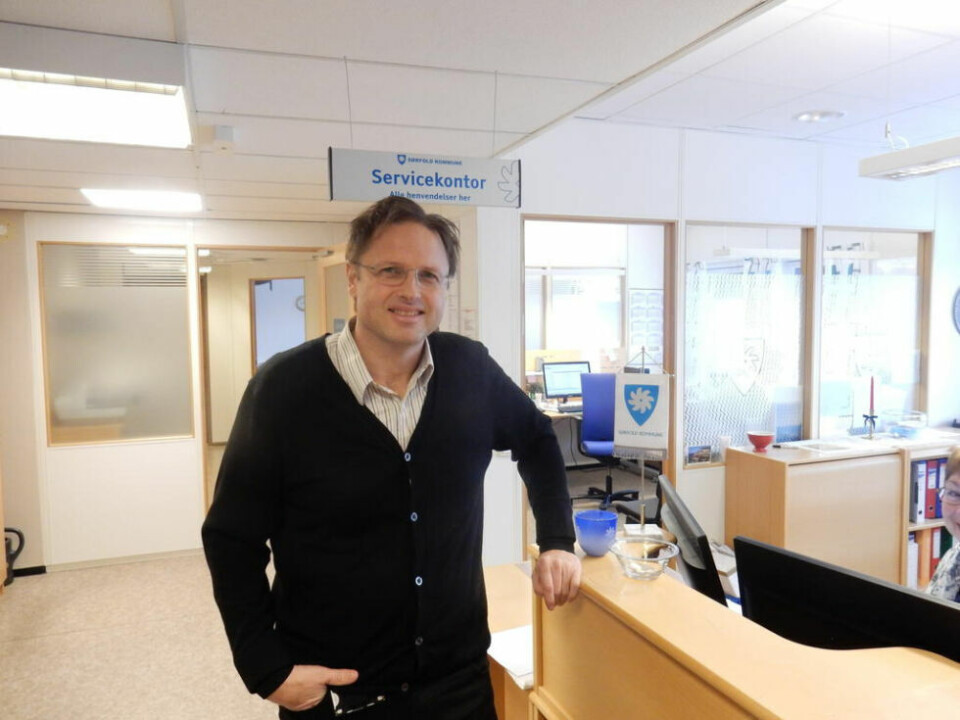 UTREDER KUTT. Kommunedirektør Stig Arne Holtedahl skulle ha ledermøte rett etter kommunestyremøtet tirsdag. Deretter går det slag i slag fram mot kommunestyremøtet i juni. ArkivfotoREAGERER. Tillitsvalgte for Utdanningsforbundet ved skolene på Straumen og i Røsvik,Janne Myhr Bjørknes (t.v.) og Ann Merete Bjørknes, har uttalt at de synes det er feil at oppvekst skal ta så stor del av kuttene. UTREDER KUTT. Kommunedirektør Stig Arne Holtedahl skulle ha ledermøte rett etter kommunestyremøtet tirsdag. Deretter går det slag i slag fram mot kommunestyremøtet i juni. Arkivfoto