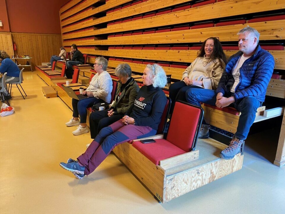 Med vindkraft-motstandere på tilhørerbenken, vedtok Sørfold kommunestyre å si nei til konsekvensutredning og vindkraftutbygging i kommunen. Med vindkraft-motstandere på tilhørerbenken, vedtok Sørfold kommunestyre å si nei til konsekvensutredning og vindkraftutbygging i kommunen. Foto: Eva S. Winther