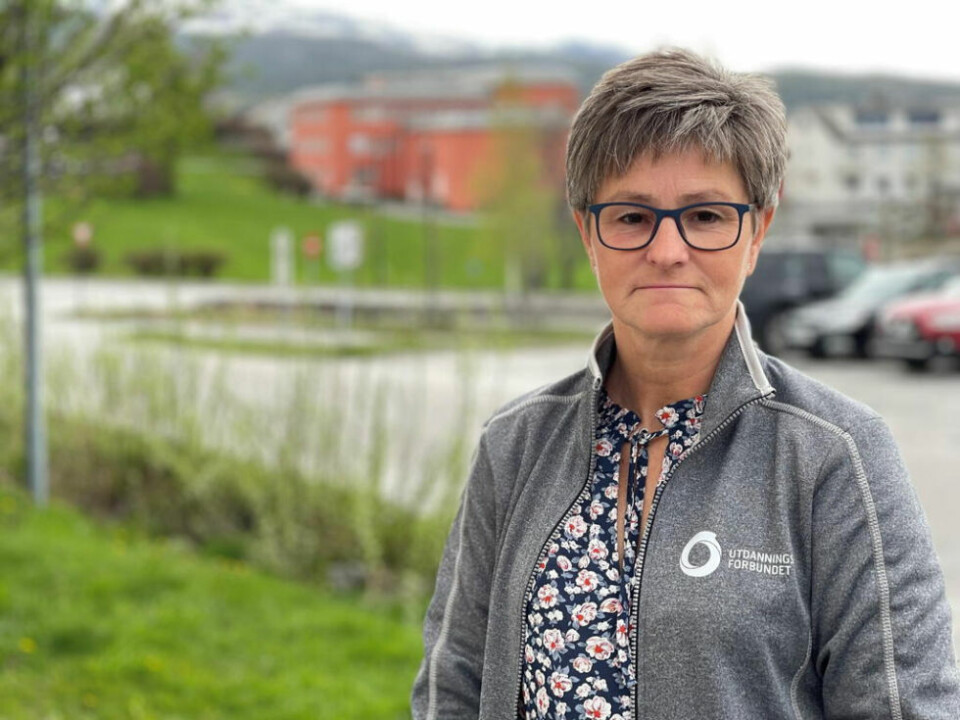 OPPRØRTE. Leder for Utdanningsforbundet i Fauske kommune, Anita Helgesen, forteller om mange svært opprørte lærere, foreldre og elever over vedtaket om å redusere kutt ved Vestmyra gjennom å hente det fra de andre skolene i kommunen. OPPRØRTE. Leder for Utdanningsforbundet i Fauske kommune, Anita Helgesen, forteller om mange svært opprørte lærere, foreldre og elever over vedtaket om å redusere kutt ved Vestmyra gjennom å hente det fra de andre skolene i kommunen. Foto: Helge Simonsen