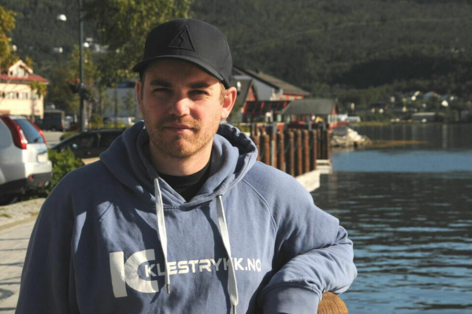 REAGERER. Audun Krarup Jonassen, styremedlem i Fauske KrF i Nordland reagerer negativt på forslaget å skrote tittelen fylkessekretær og flytte stillingene til kontoret i Oslo. REAGERER. Audun Krarup Jonassen, styremedlem i Fauske KrF i Nordland reagerer negativt på forslaget å skrote tittelen fylkessekretær og flytte stillingene til kontoret i Oslo. Foto: Arild Bjørnbakk