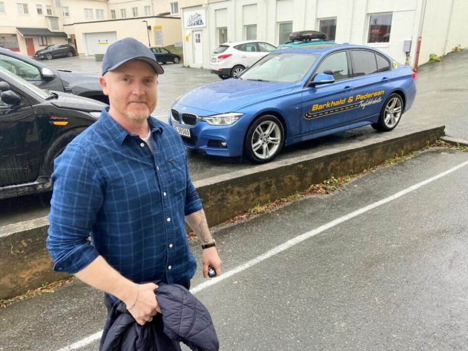 SVV-SKRYT. Terje Barkhald skryter av Statens vegvesen og nyheten om at det skal ansettes ytterligere 20 nye sensorer den kommende tida. Her et bilde fra midtveis i oktober i fjor. SVV-SKRYT. Terje Barkhald skryter av Statens vegvesen og nyheten om at det skal ansettes ytterligere 20 nye sensorer den kommende tida. Her et bilde fra midtveis i oktober i fjor. Foto: Kenneth Strømsvåg
