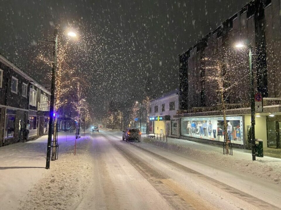 VINTER-VAKKERT. Det var som å kjøre gjennom et postkort i Fauske by tidlig i dag. VINTER-VAKKERT. Det var som å kjøre gjennom et postkort i Fauske by tidlig i dag. Foto: Kenneth Strømsvåg