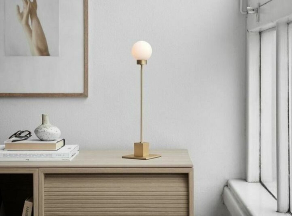 TIL LONDON. Den Trond Svendgård-designede lampen 'Snowball' skal stilles ut på en møbelmesse i Løndon. TIL LONDON. Den Trond Svendgård-designede lampen 'Snowball' skal stilles ut på en møbelmesse i Løndon. Foto: Chris Tønnesen