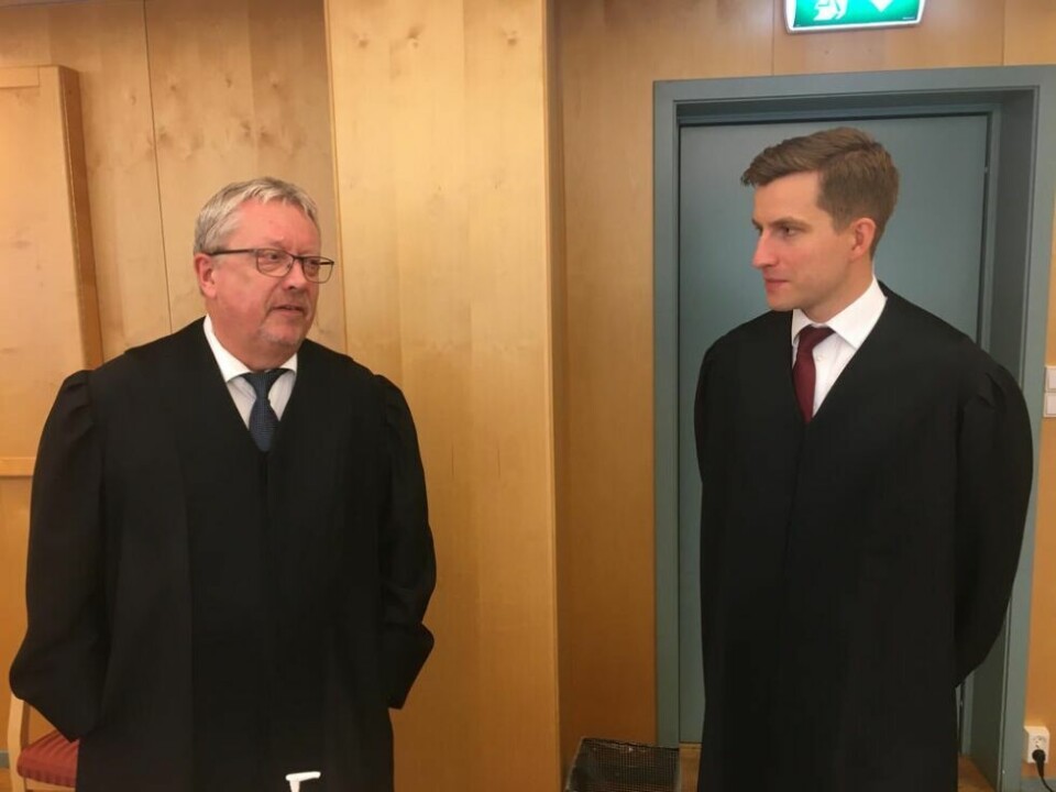 KOKTE BORT. Rettssaken startet med 129 bilder og seks filmer, men kokte til slutt ned til ett til to bilder. Forsvarer Olav Eriksen (t.v.) og aktor, politiadvokat Tore Størmer. KOKTE BORT. Rettssaken startet med 129 bilder og seks filmer, men kokte til slutt ned til ett til to bilder. Forsvarer Olav Eriksen (t.v.) og aktor, politiadvokat Tore Størmer. Foto: Foto: Stig Bjørnar Karlsen