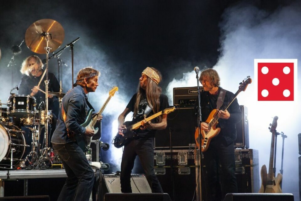 FULLSTENDIG RÅTT. Øystein Greni, Ronni Le Tekrø og Nikolai Hængsle Eilertsen spilte sammen på soloen i kanonlåten Welcome To The Mountain. FULLSTENDIG RÅTT. Øystein Greni, Ronni Le Tekrø og Nikolai Hængsle Eilertsen spilte sammen på soloen i kanonlåten Welcome To The Mountain. Foto: Julie Trulsvik Rasmussen