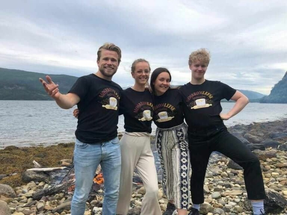 SMØRBLIDE. Stian Topland, Linda Gudda, Maria Eileen Hubbuck og Marcus Grand er storfornøyd med responsen på undersøkelsen. SMØRBLIDE. Stian Topland, Linda Gudda, Maria Eileen Hubbuck og Marcus Grand er storfornøyd med responsen på undersøkelsen. Foto: Privat