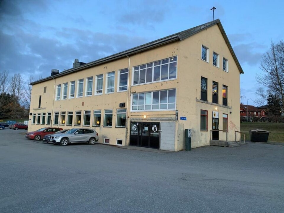 KREVER UTBETALING. Eierne vil ha 12 millioner kroner for tomta og Samfunnshuset på Fauske. KREVER UTBETALING. Eierne vil ha 12 millioner kroner for tomta og Samfunnshuset på Fauske. Foto: Frank Øvrewall