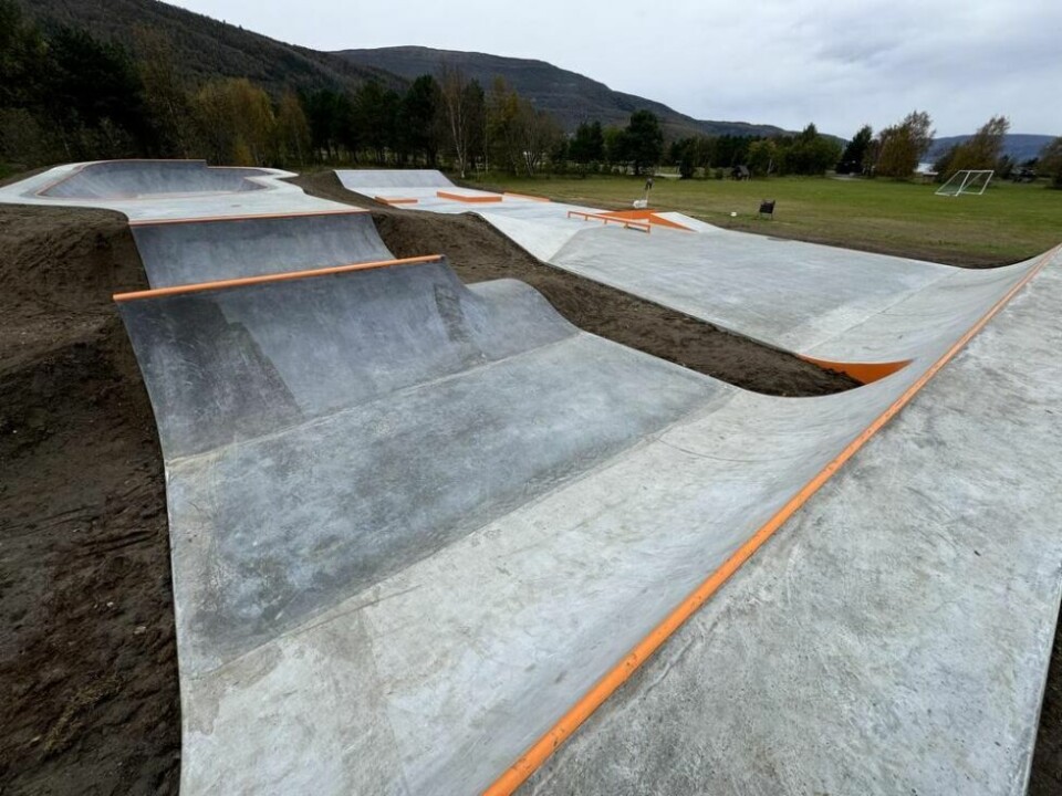 LIGGER VAKKERT TIL. Det er ingen tvil om at etableringen av skateparken bidrar til et fint miljø på Øyra. LIGGER VAKKERT TIL. Det er ingen tvil om at etableringen av skateparken bidrar til et fint miljø på Øyra. Foto: Helge Simonsen
