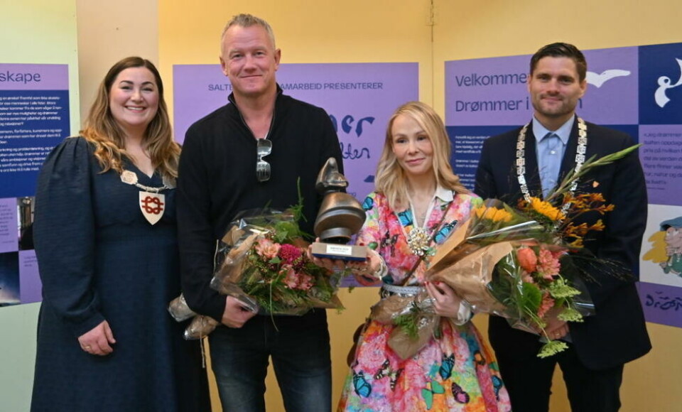 GJORT STAS PÅ. Fra venstre Saltdals ordfører Runar Jensen, Amandaprisvinner Anne Margaretha Oskal, Amandaprisvinner Tom Vidar Karlsen og Fauske-ordfører Marlen Rendall Berg. GJORT STAS PÅ. Fra venstre Saltdals ordfører Runar Jensen, Amandaprisvinner Anne Margaretha Oskal, Amandaprisvinner Tom Vidar Karlsen og Fauske-ordfører Marlen Rendall Berg. Foto: Stig Bjørnar Karlsen