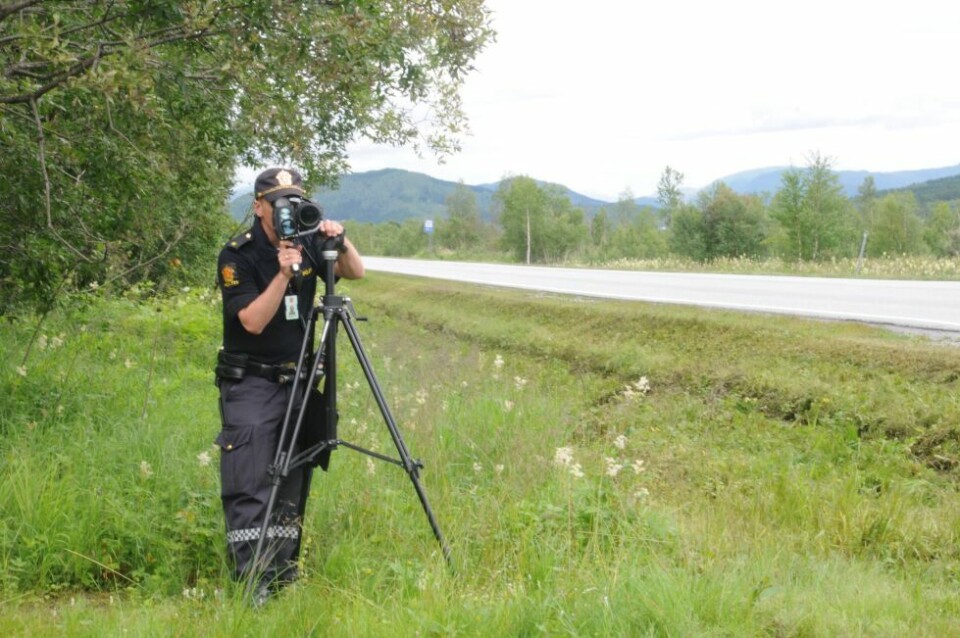 LASER. Utrykningspolitiet (UP) hadde laserkontroll i Valnesfjord torsdag. (Arkivfoto) LASER. Utrykningspolitiet (UP) hadde laserkontroll i Valnesfjord torsdag. (Arkivfoto) Foto: Arkivfoto