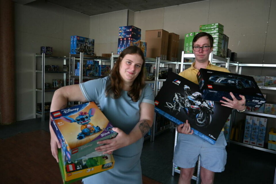 LEKEPROFFEN.NO. Helene og Sander Hokland i nettlekebutikken på Fauske. LEKEPROFFEN.NO. Helene og Sander Hokland i nettlekebutikken på Fauske. Foto: Stig Bjørnar Karlsen