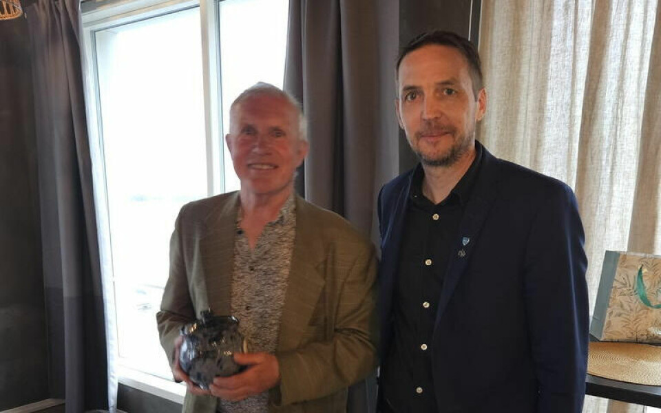 LEDER. Einar Schilliås med regionrådsleder og ordfører i Meløy kommune Sigurd Stormo, som delte ut hederbetegnelsen nylig. LEDER. Einar Schilliås med regionrådsleder og ordfører i Meløy kommune Sigurd Stormo, som delte ut hederbetegnelsen nylig. Foto: Salten friluftsråd
