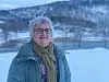 HJERTESAK. Katrin Elvebakk (61) er varaordfører i Sørfold og hovedtillitsvalgt i Fagforbundet i kommunen. Tidligere arbeidet hun som hjelpepleier på sykehjemmet i Røsvik, og ivrer for at de to institusjonene skal bli én. Foto: Eva S. Winther