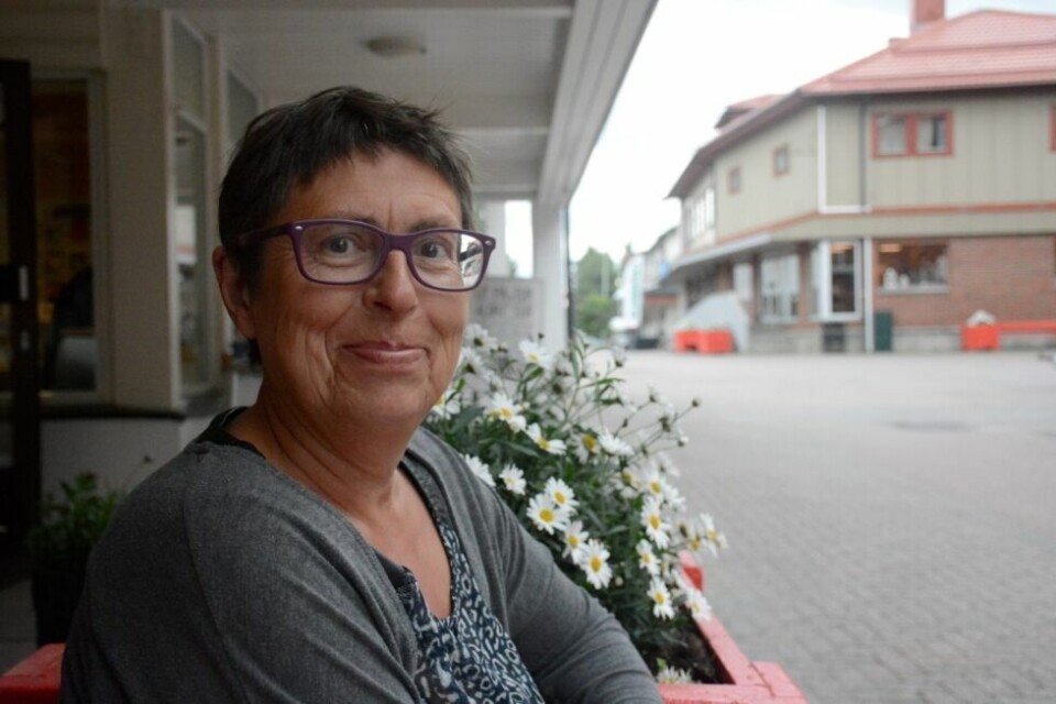 FORTSETTER. Astri Larssen hadde planer om å gi seg med Leselysthuset, men så vant hun et stort anbud og sikret videre drift. FORTSETTER. Astri Larssen hadde planer om å gi seg med Leselysthuset, men så vant hun et stort anbud og sikret videre drift.