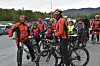 TOUR DE FAUSKE. En av fjorårets etapper gikk fra Krokdalsmyra til Lund og tilbake igjen. Her Dagfinn Olsen, daværende styreleder i Fauske IL Sykkel og Geir Ove Kristensen som fulgte rundt tretti deltakere. Arkivfoto: Linn Braseth-Gulliksen