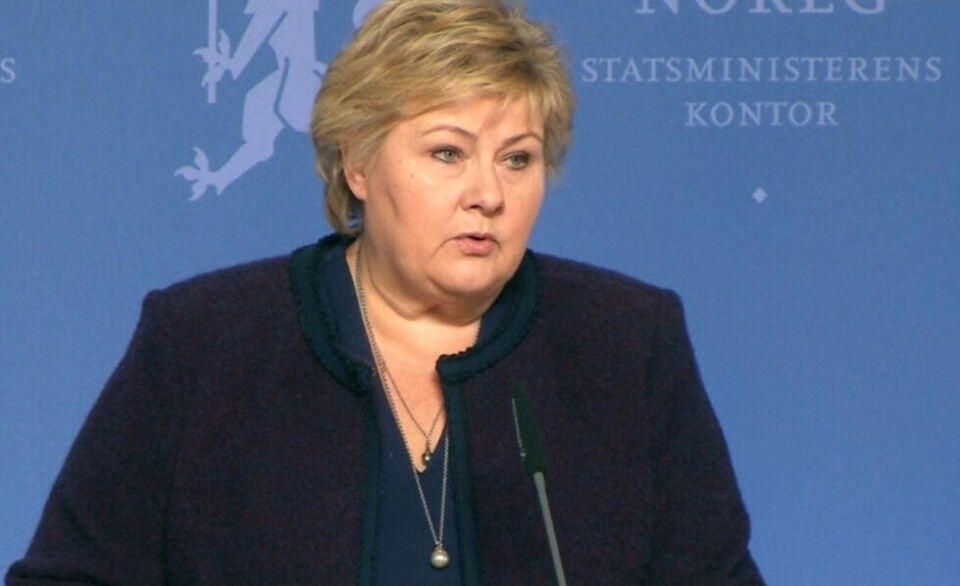 TILTAK. Erna Solberg og Regjeringen innførte i mars de mest inngripende tiltakene Norge har sett i fredstid. Det har kostet kommunene dyrt. TILTAK. Erna Solberg og Regjeringen innførte i mars de mest inngripende tiltakene Norge har sett i fredstid. Det har kostet kommunene dyrt. Foto: Skjermdump NRK