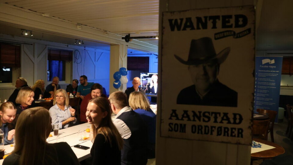 TOPP STEMNING. Det ser ut som plakaten til Fauske Høyre kan bli en realitet etter at partiet gjorde et knallvalg med 9,6 prosentpoengs framgang. TOPP STEMNING. Det ser ut som plakaten til Fauske Høyre kan bli en realitet etter at partiet gjorde et knallvalg med 9,6 prosentpoengs framgang. Foto: Helge Simonsen