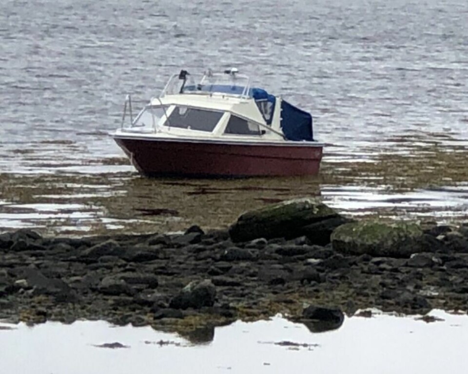 Politiet og brannvesenet har tatt vare på denne båten, og ber eier ta kontakt. Politiet og brannvesenet har tatt vare på denne båten, og ber eier ta kontakt. Foto: Politiet