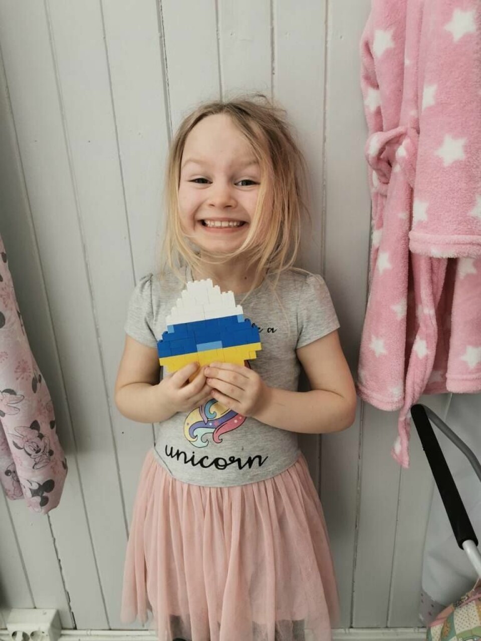 GOD PÅSKE. Her er Martine Annie Myrvik med sitt legopåskeeggSTORT PÅSKEEGG. Runi Olea A.K Frantzen. 1.klasse Røkland skole.FINE FARGER. Her er Eline Edvardsen Nordnes sitt egg. GOD PÅSKE. Her er Martine Annie Myrvik med sitt legopåskeegg