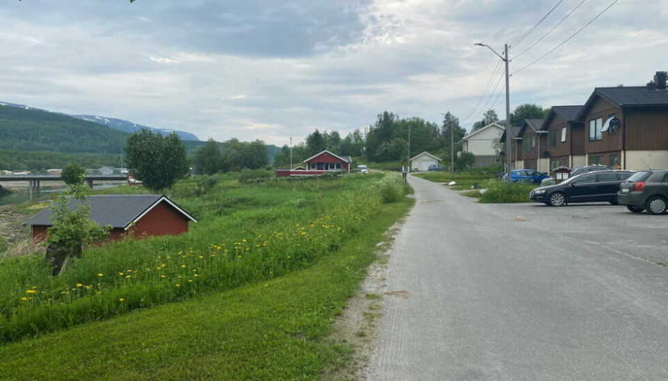 JA TIL PLANEN. Reguleringsplanen for gangveien fra Brit Strands vei, langs Strandveien (bildet) og til den nye brua på E6 er vedtatt. JA TIL PLANEN. Reguleringsplanen for gangveien fra Brit Strands vei, langs Strandveien (bildet) og til den nye brua på E6 er vedtatt. Foto: Eva S. Winther