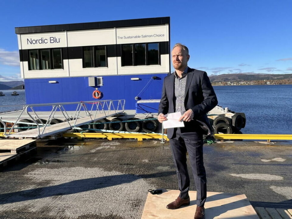 KRITISK. Geir Wenberg i Wenberg fiskeoppdrett har sagt han vil vurdere å ikke fortsette med oppdrett om skatten blir innført som foreslått. KRITISK. Geir Wenberg i Wenberg fiskeoppdrett har sagt han vil vurdere å ikke fortsette med oppdrett om skatten blir innført som foreslått. Foto: Espen Johansen