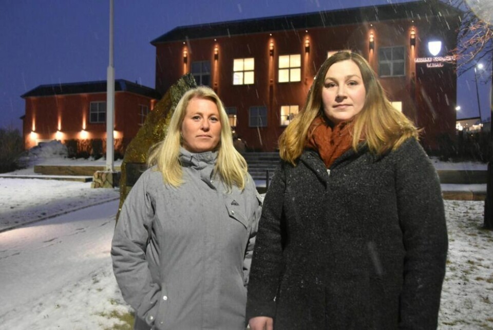 TENNER LYS. Onsdag 22. januar vil Trafikkofrenes dag bli markert på Fauske. Ordfører Marlen Rendall Berg og Gro Anita Olsen fra Frivilligsentralen synes dette er fin måte å minnes de døde på, men også vise omtanke for familier og andre som blir rammet. TENNER LYS. Onsdag 22. januar vil Trafikkofrenes dag bli markert på Fauske. Ordfører Marlen Rendall Berg og Gro Anita Olsen fra Frivilligsentralen synes dette er fin måte å minnes de døde på, men også vise omtanke for familier og andre som blir rammet. Foto: Sylvia Bredal